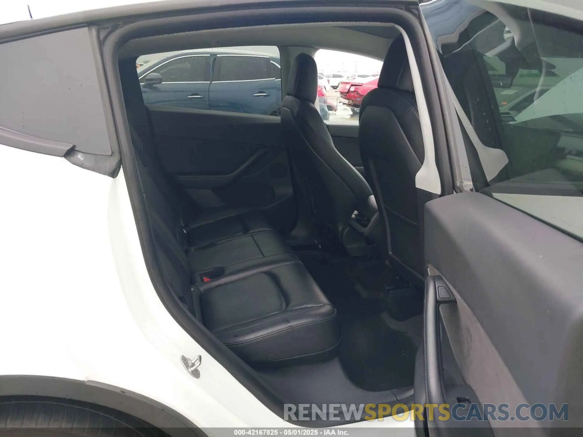 8 Photograph of a damaged car 5YJYGDEE2MF299721 TESLA MODEL Y 2021