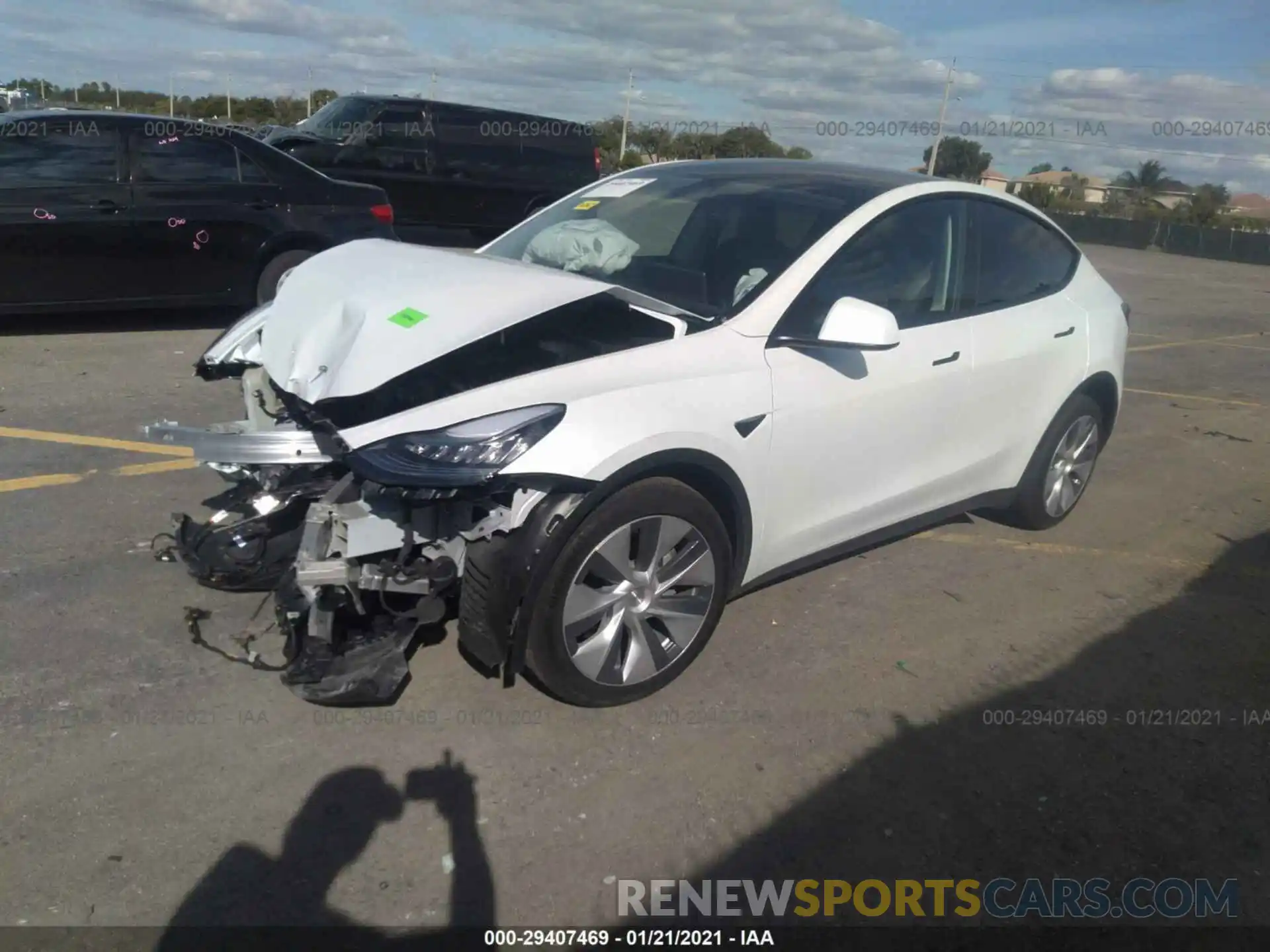 2 Photograph of a damaged car 5YJYGDEE3MF063739 TESLA MODEL Y 2021