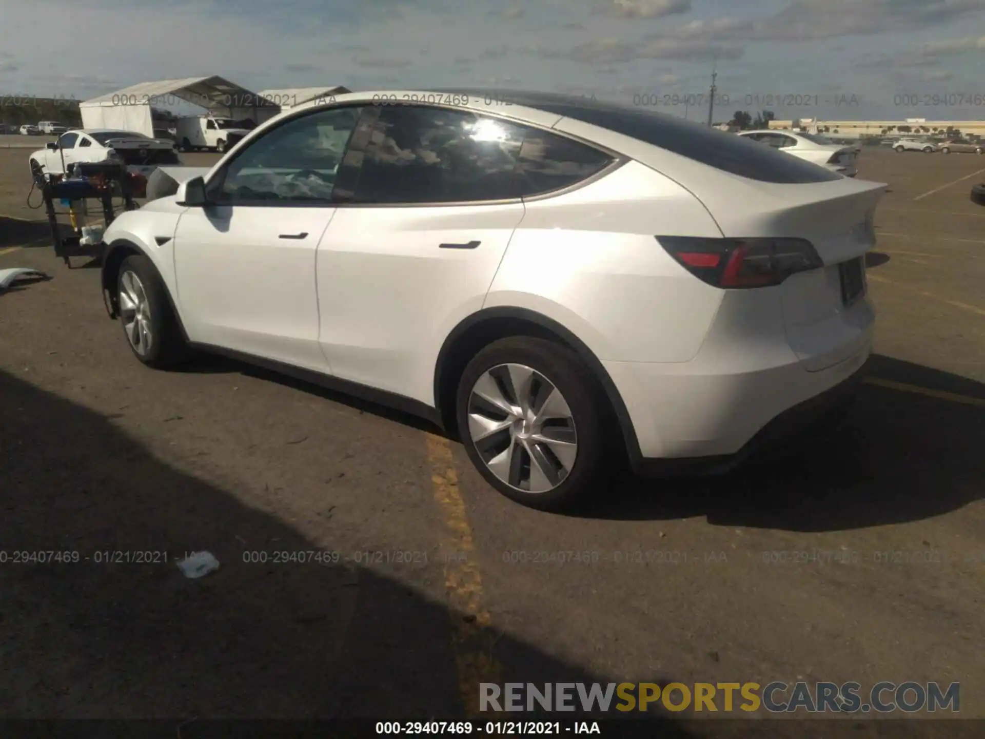 3 Photograph of a damaged car 5YJYGDEE3MF063739 TESLA MODEL Y 2021