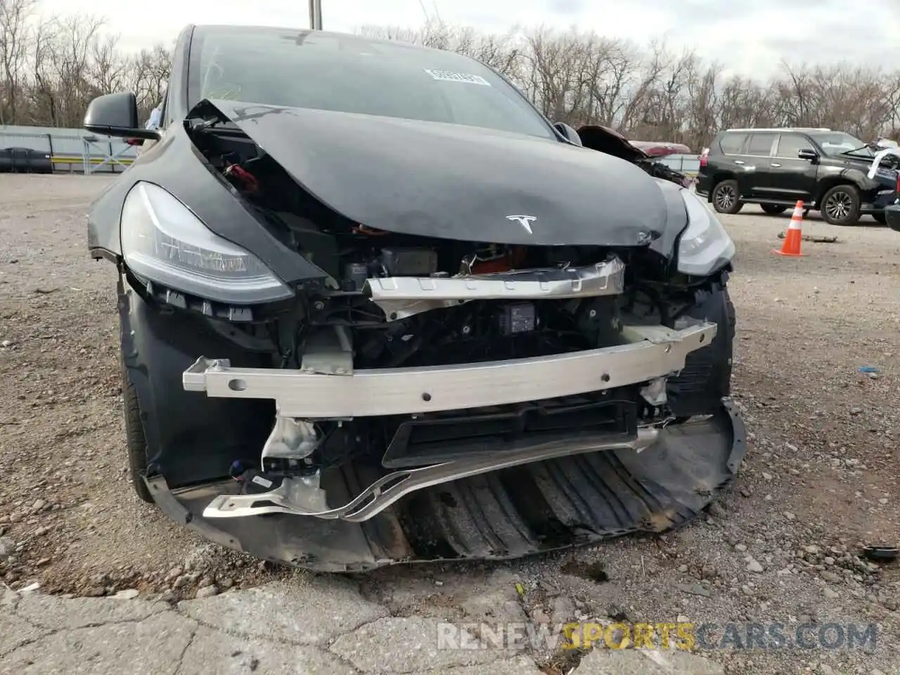 9 Photograph of a damaged car 5YJYGDEE3MF065085 TESLA MODEL Y 2021