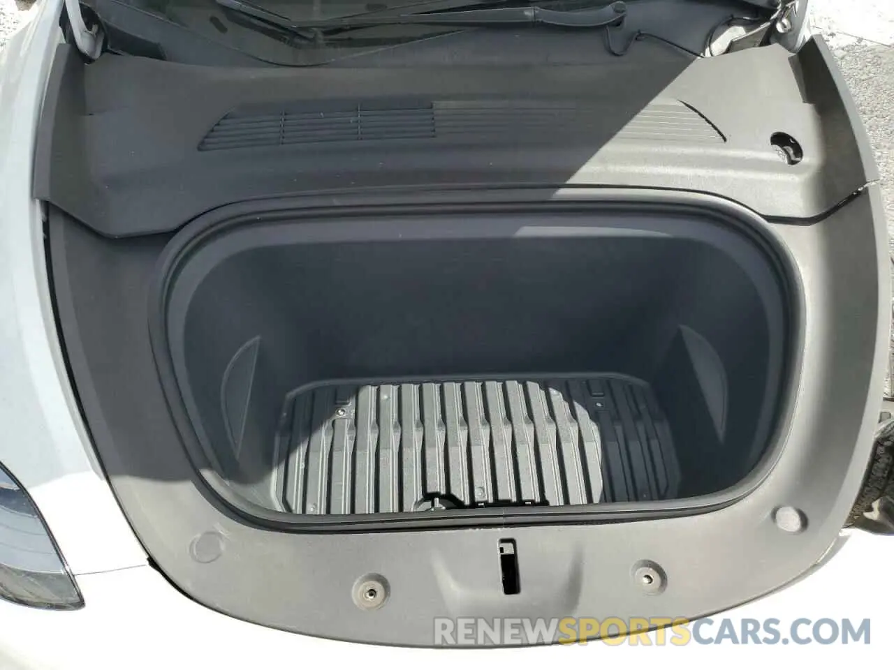 11 Photograph of a damaged car 5YJYGDEE3MF066205 TESLA MODEL Y 2021