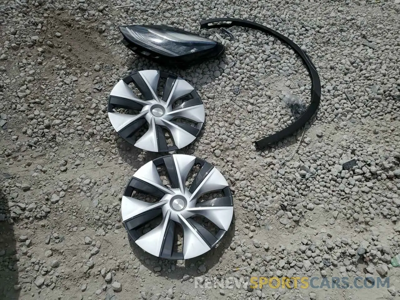 12 Photograph of a damaged car 5YJYGDEE3MF066205 TESLA MODEL Y 2021