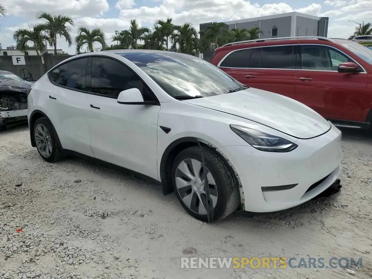 4 Photograph of a damaged car 5YJYGDEE3MF066205 TESLA MODEL Y 2021