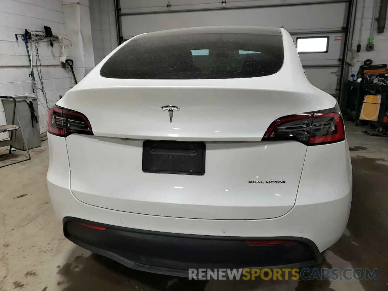 6 Photograph of a damaged car 5YJYGDEE3MF068407 TESLA MODEL Y 2021