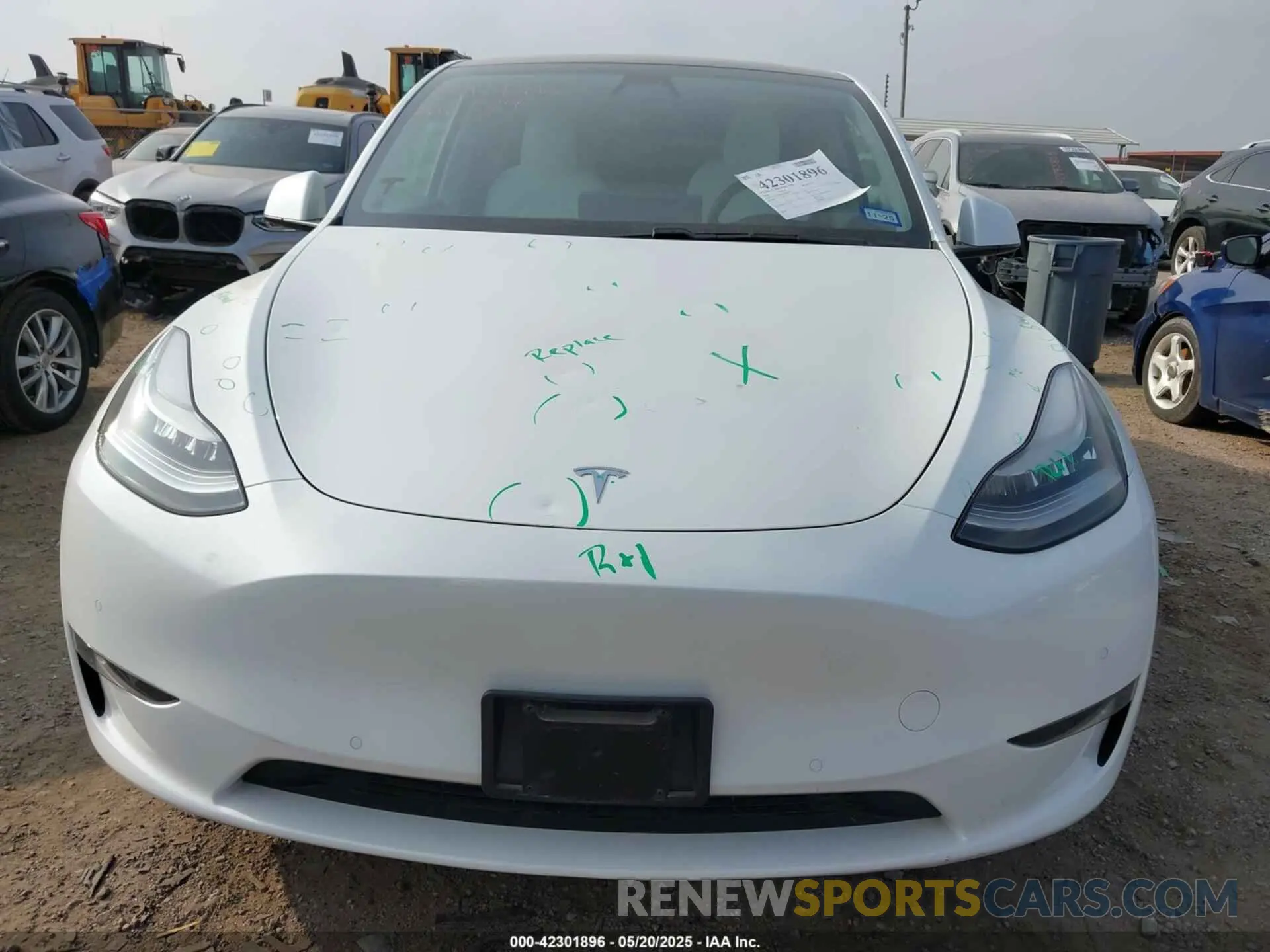 11 Photograph of a damaged car 5YJYGDEE3MF068472 TESLA MODEL Y 2021