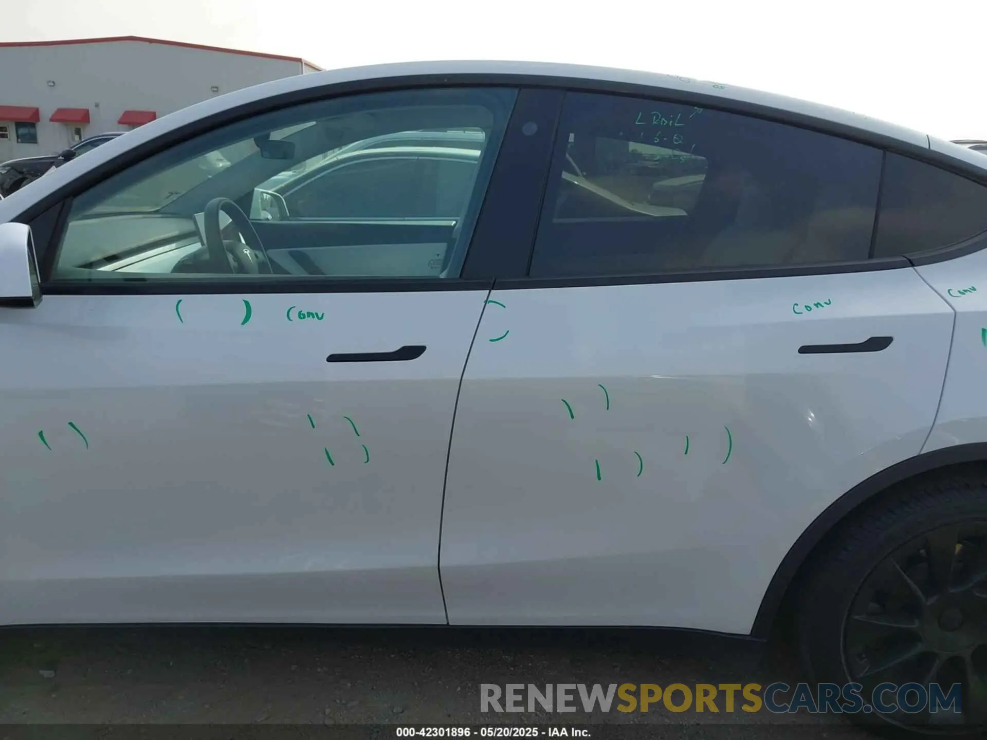 13 Photograph of a damaged car 5YJYGDEE3MF068472 TESLA MODEL Y 2021