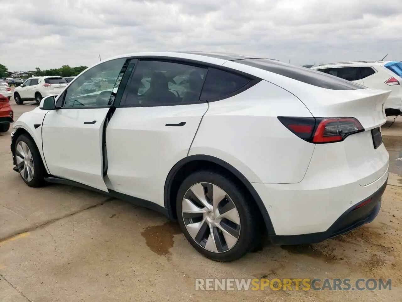 2 Photograph of a damaged car 5YJYGDEE3MF071601 TESLA MODEL Y 2021