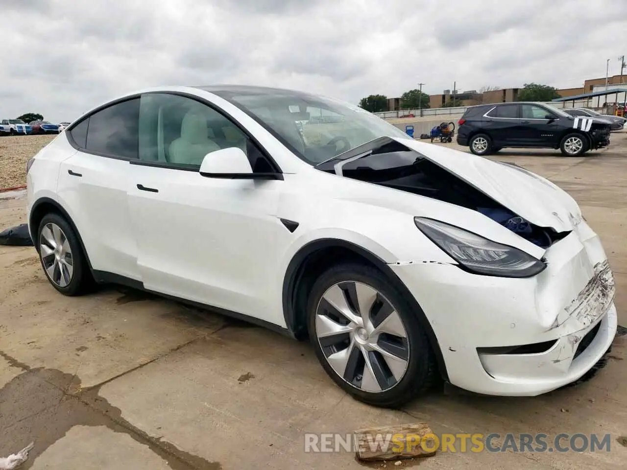 4 Photograph of a damaged car 5YJYGDEE3MF071601 TESLA MODEL Y 2021