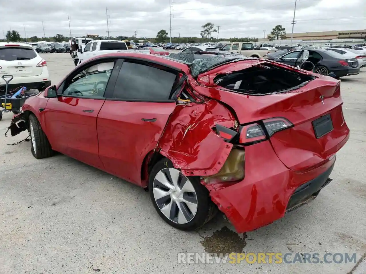 2 Photograph of a damaged car 5YJYGDEE3MF072618 TESLA MODEL Y 2021