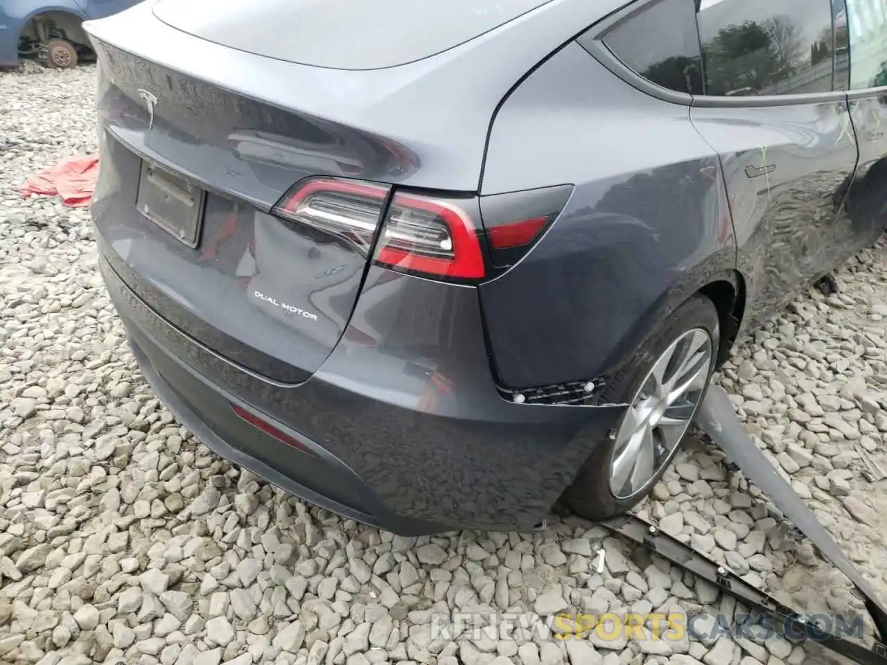 10 Photograph of a damaged car 5YJYGDEE3MF074756 TESLA MODEL Y 2021