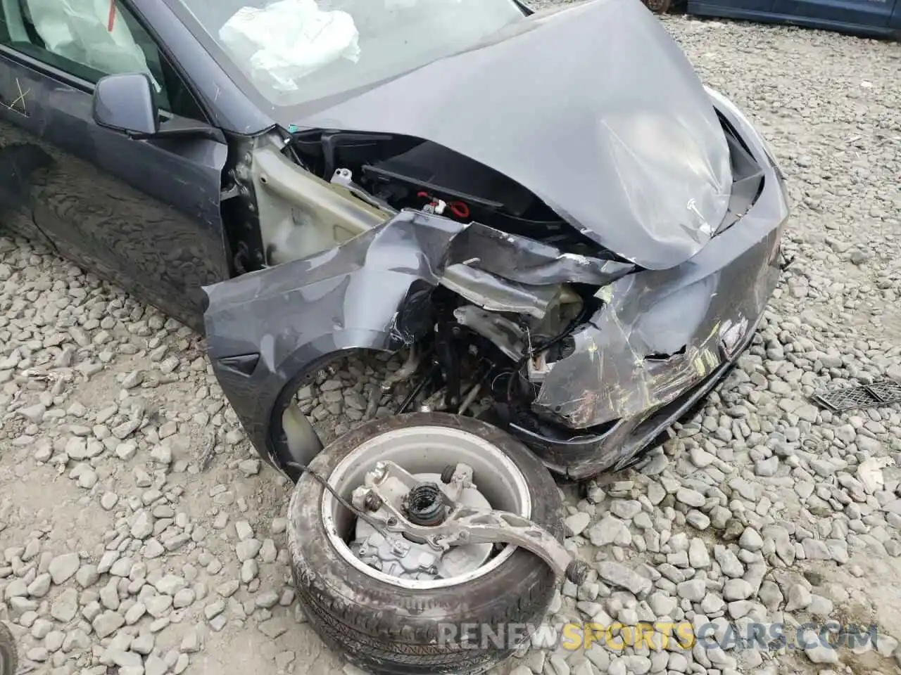 9 Photograph of a damaged car 5YJYGDEE3MF074756 TESLA MODEL Y 2021