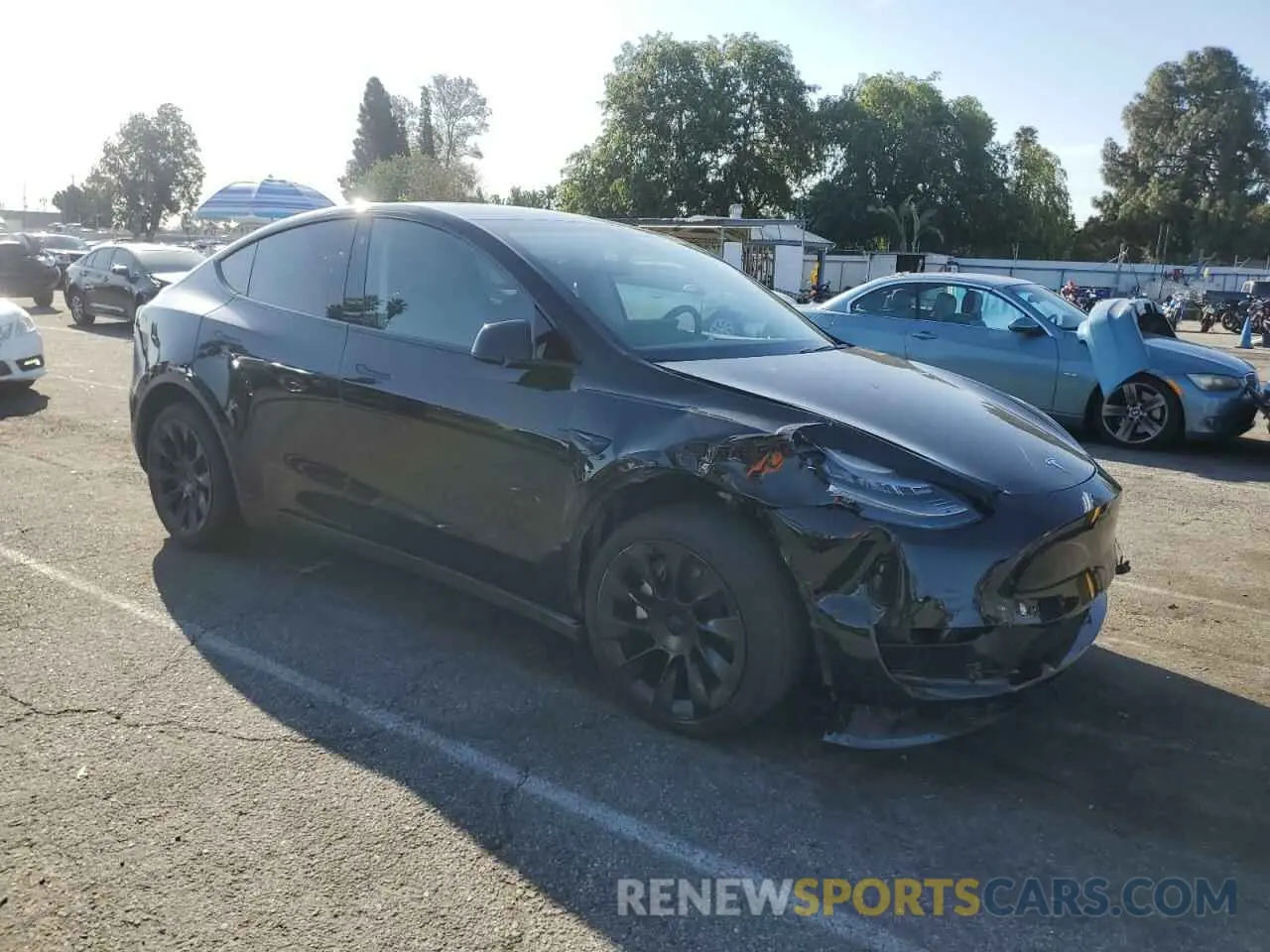 4 Photograph of a damaged car 5YJYGDEE3MF076572 TESLA MODEL Y 2021