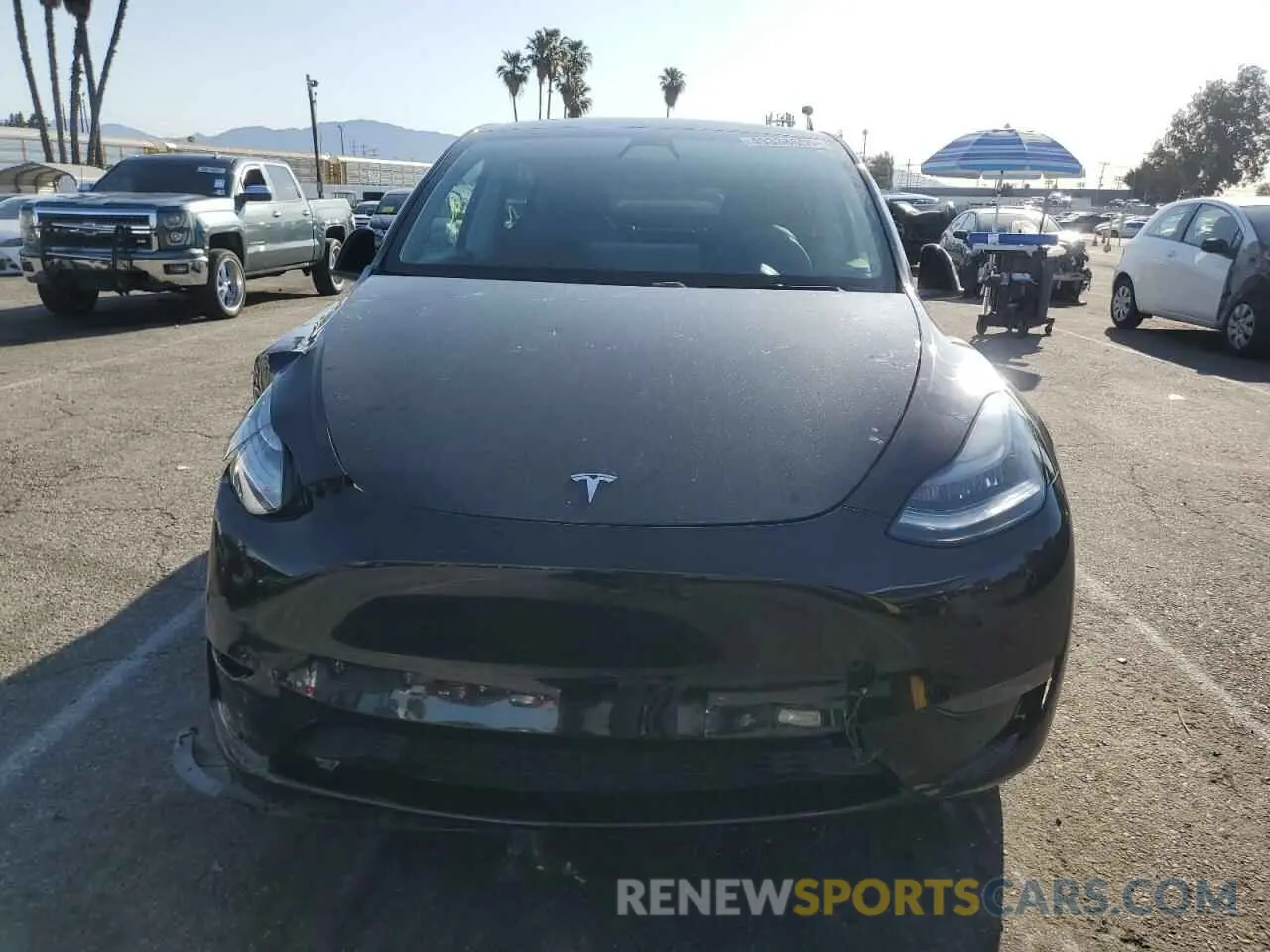 5 Photograph of a damaged car 5YJYGDEE3MF076572 TESLA MODEL Y 2021