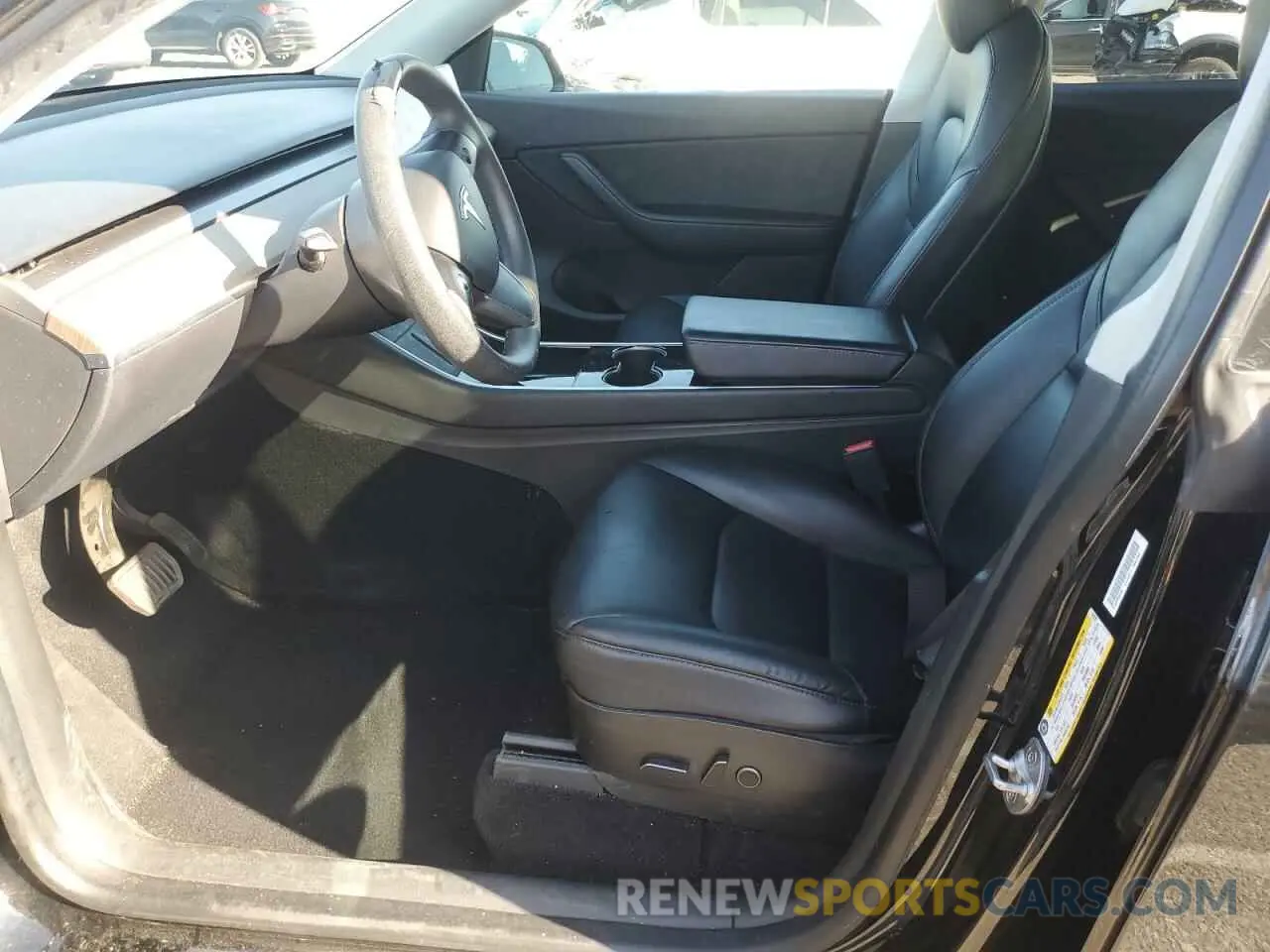7 Photograph of a damaged car 5YJYGDEE3MF076572 TESLA MODEL Y 2021