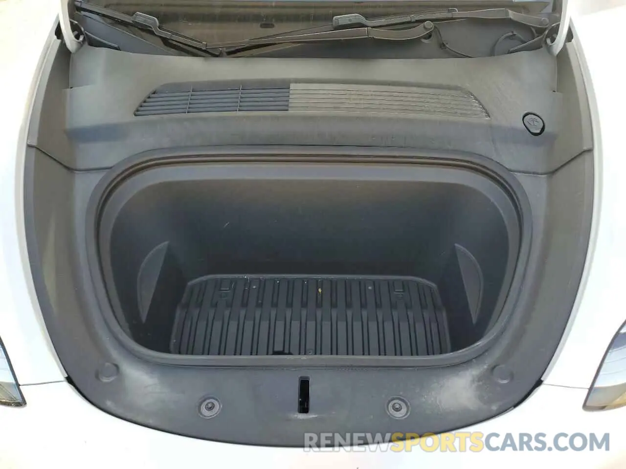 11 Photograph of a damaged car 5YJYGDEE3MF081044 TESLA MODEL Y 2021