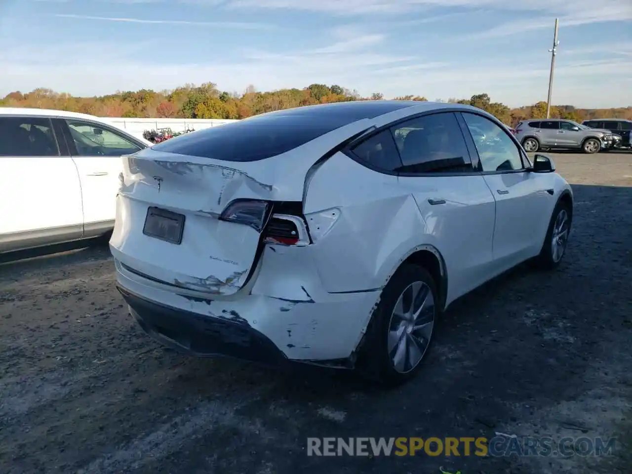 4 Photograph of a damaged car 5YJYGDEE3MF082291 TESLA MODEL Y 2021