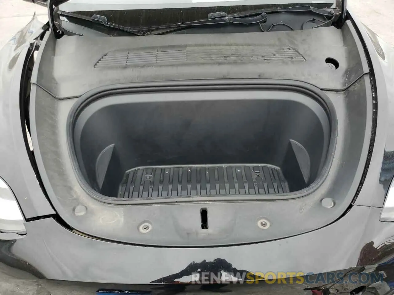 13 Photograph of a damaged car 5YJYGDEE3MF084655 TESLA MODEL Y 2021