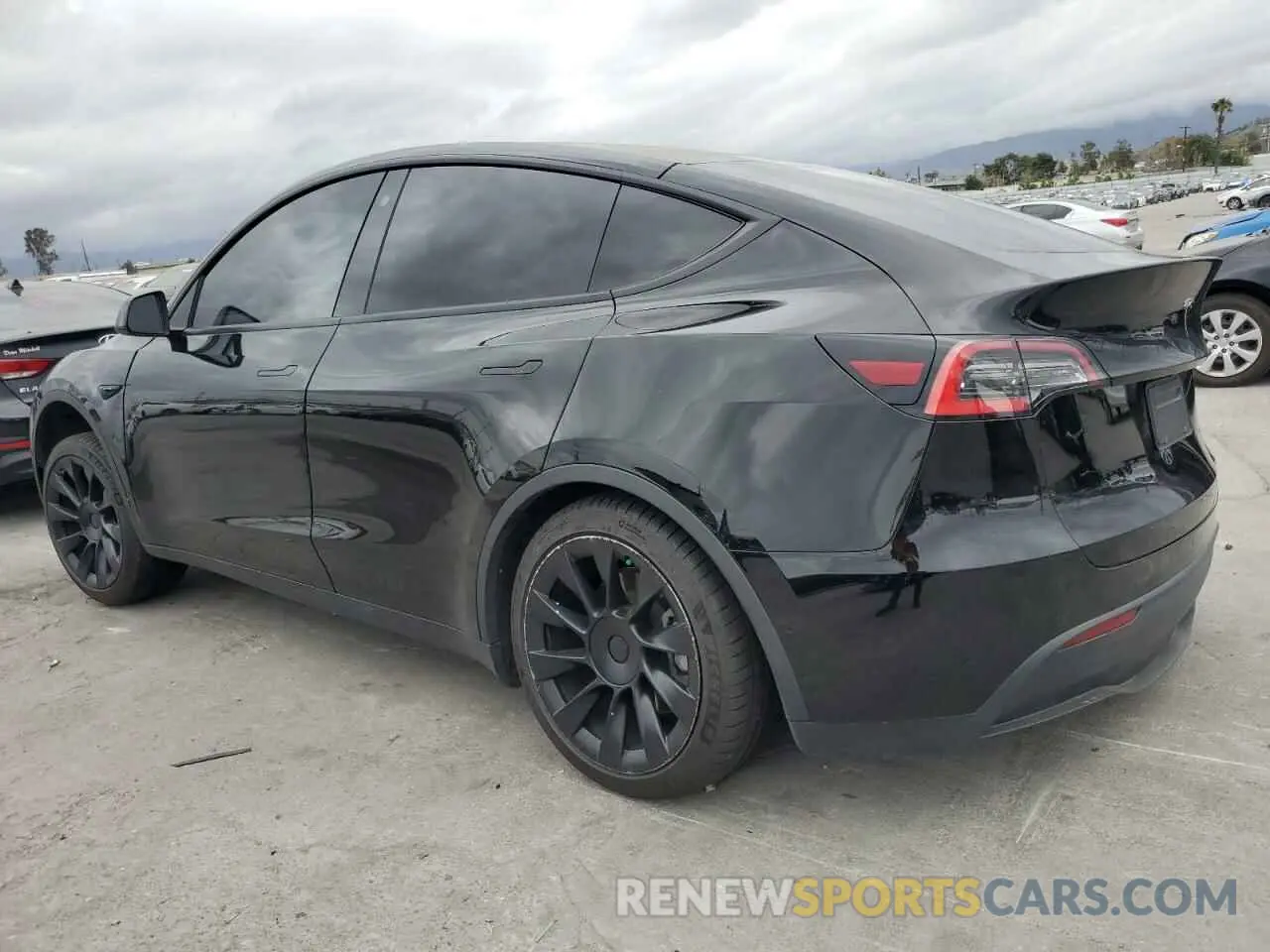 2 Photograph of a damaged car 5YJYGDEE3MF084655 TESLA MODEL Y 2021
