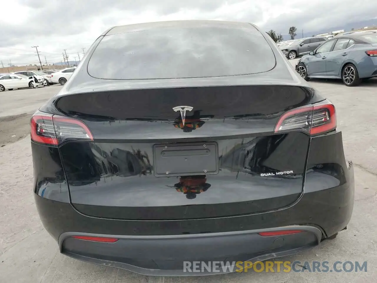 6 Photograph of a damaged car 5YJYGDEE3MF084655 TESLA MODEL Y 2021