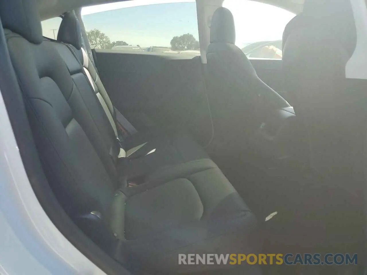 10 Photograph of a damaged car 5YJYGDEE3MF086177 TESLA MODEL Y 2021