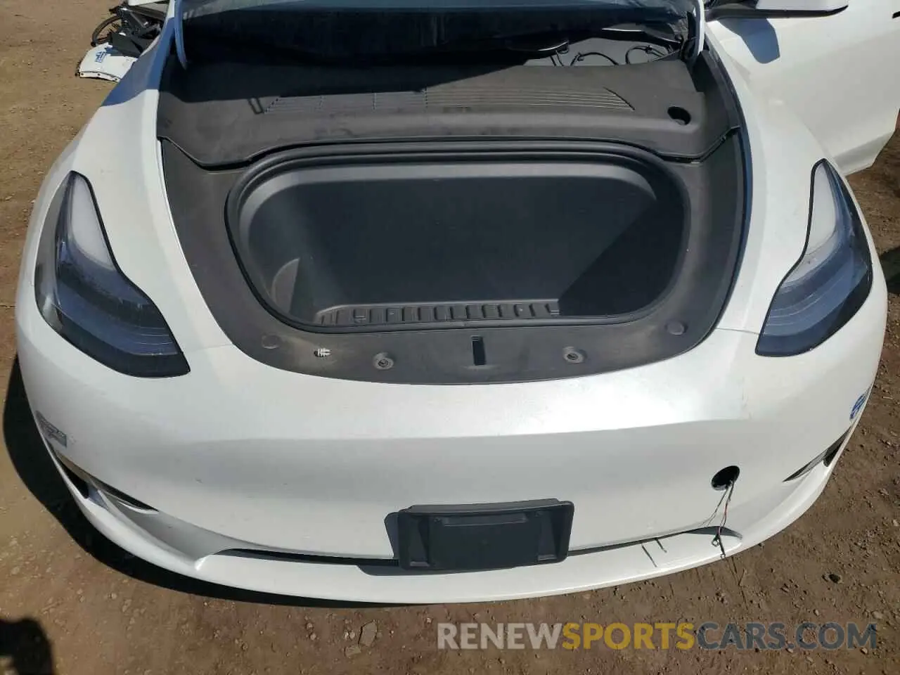 11 Photograph of a damaged car 5YJYGDEE3MF086177 TESLA MODEL Y 2021