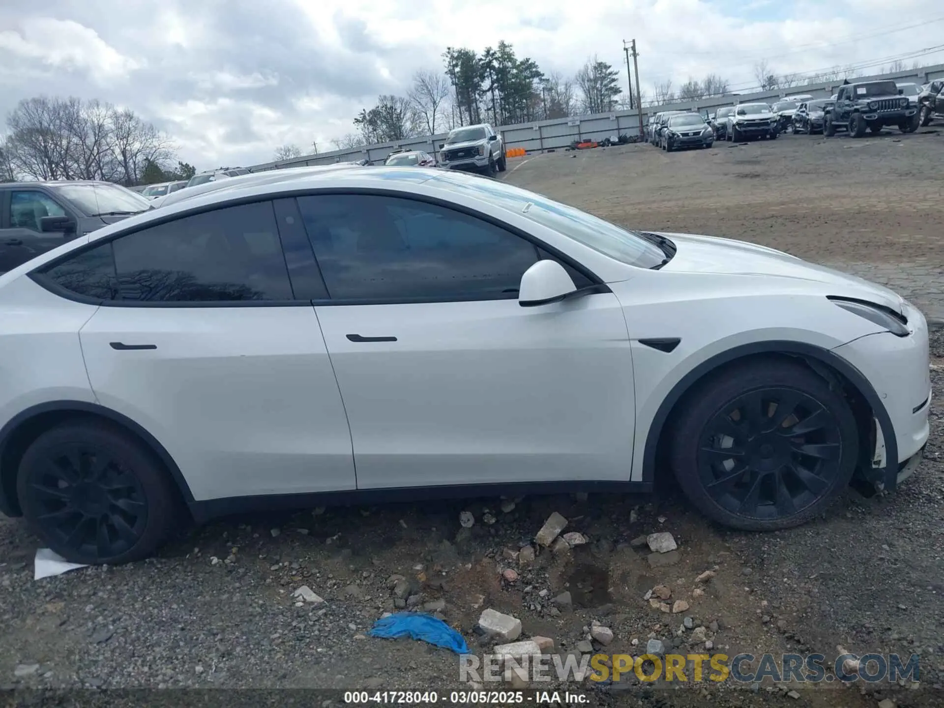 13 Photograph of a damaged car 5YJYGDEE3MF087054 TESLA MODEL Y 2021