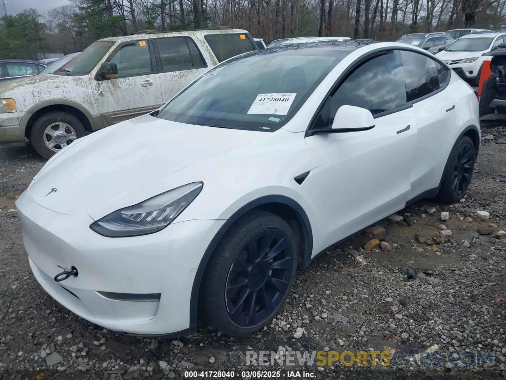 2 Photograph of a damaged car 5YJYGDEE3MF087054 TESLA MODEL Y 2021
