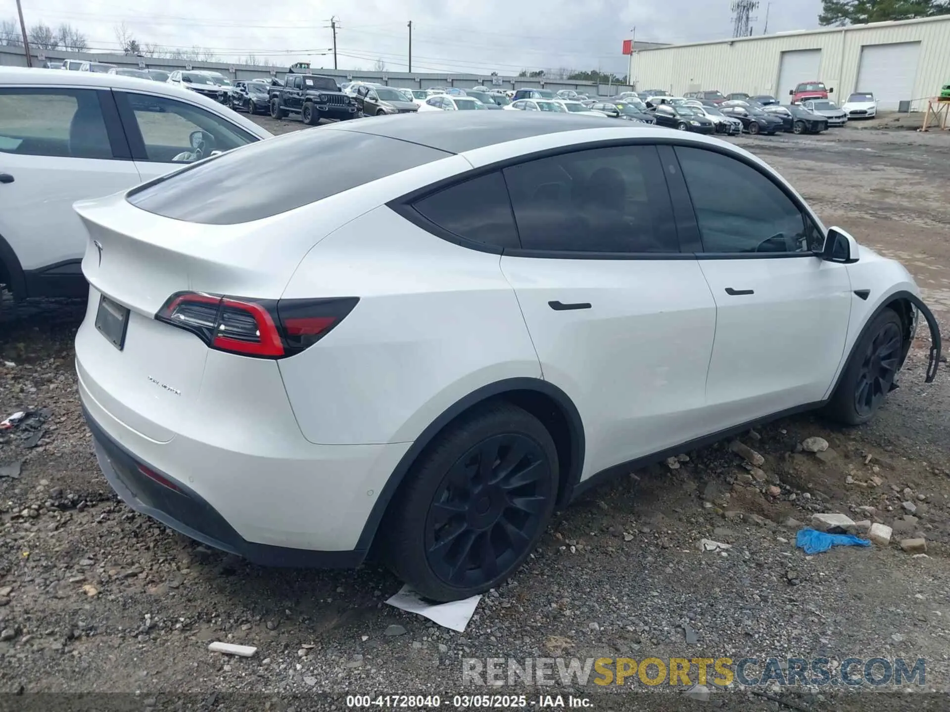 4 Photograph of a damaged car 5YJYGDEE3MF087054 TESLA MODEL Y 2021