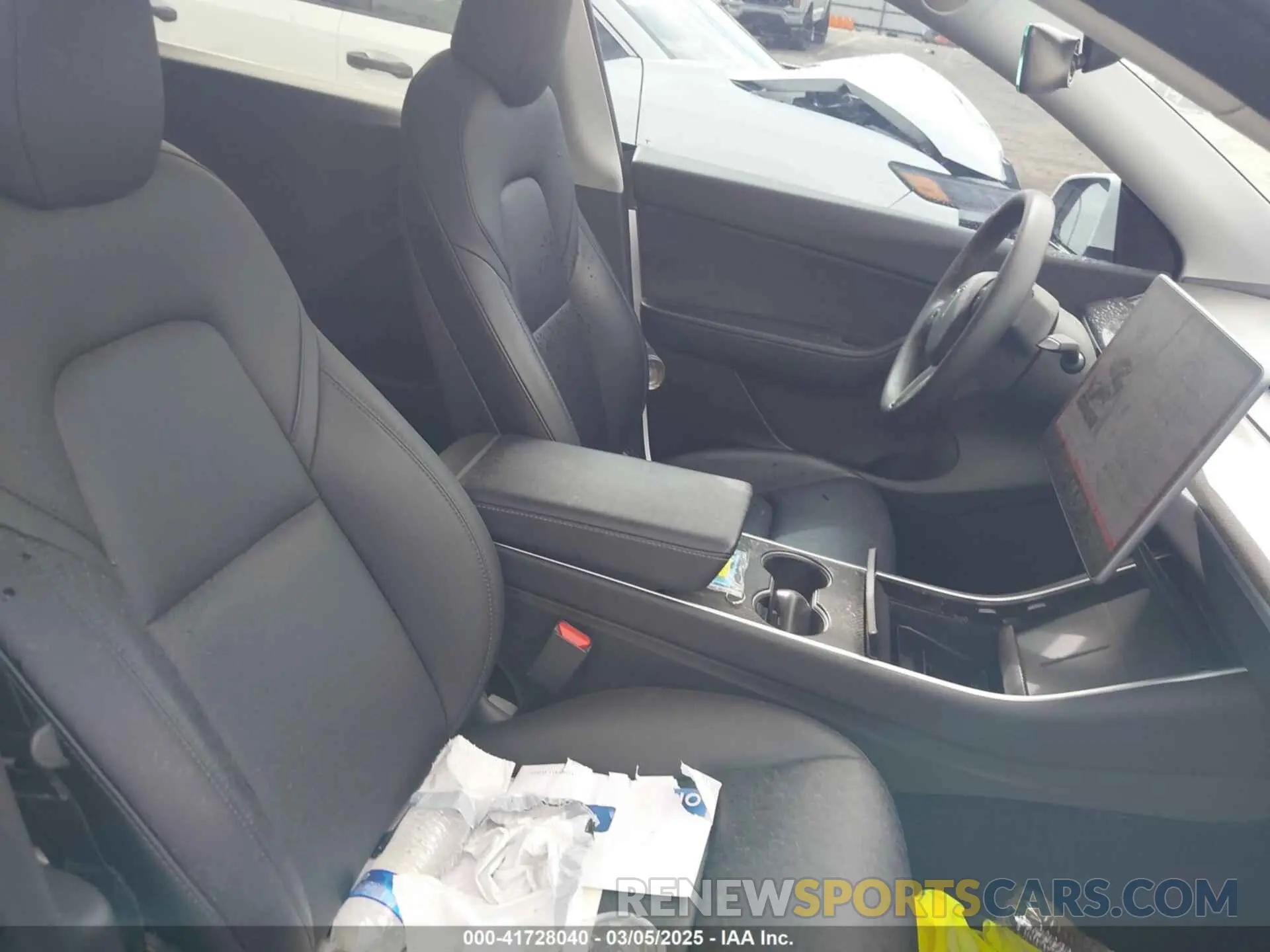 5 Photograph of a damaged car 5YJYGDEE3MF087054 TESLA MODEL Y 2021