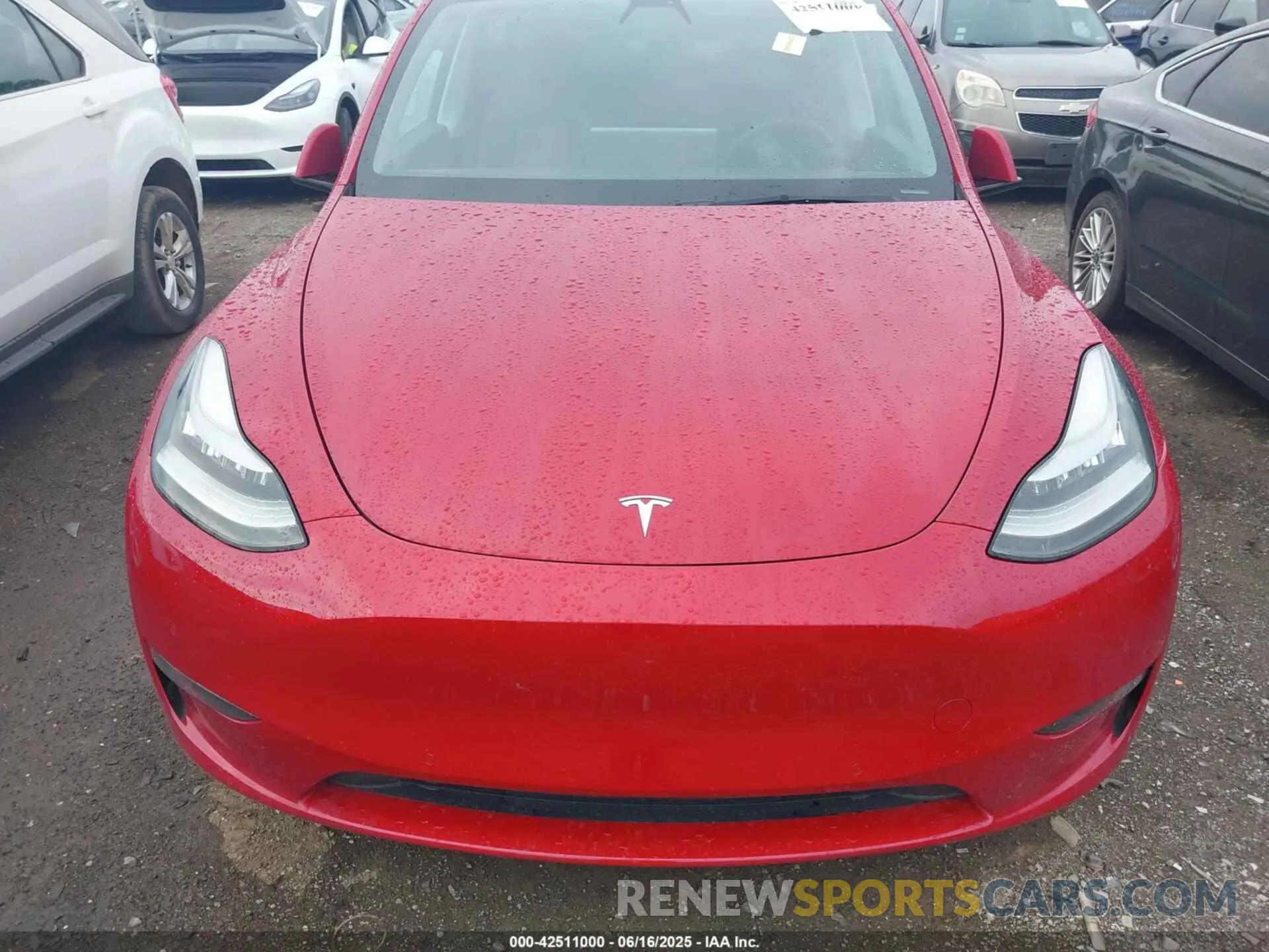 10 Photograph of a damaged car 5YJYGDEE3MF092447 TESLA MODEL Y 2021
