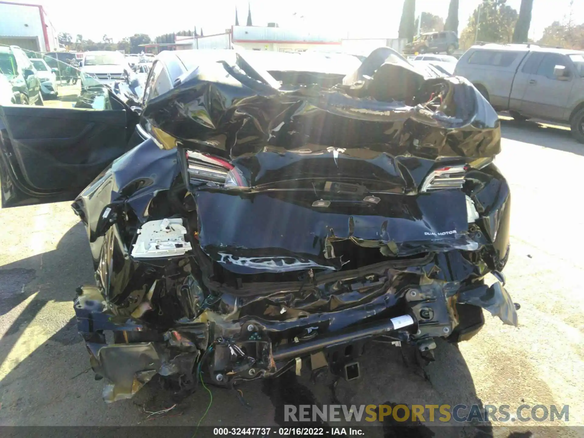 6 Photograph of a damaged car 5YJYGDEE3MF093646 TESLA MODEL Y 2021