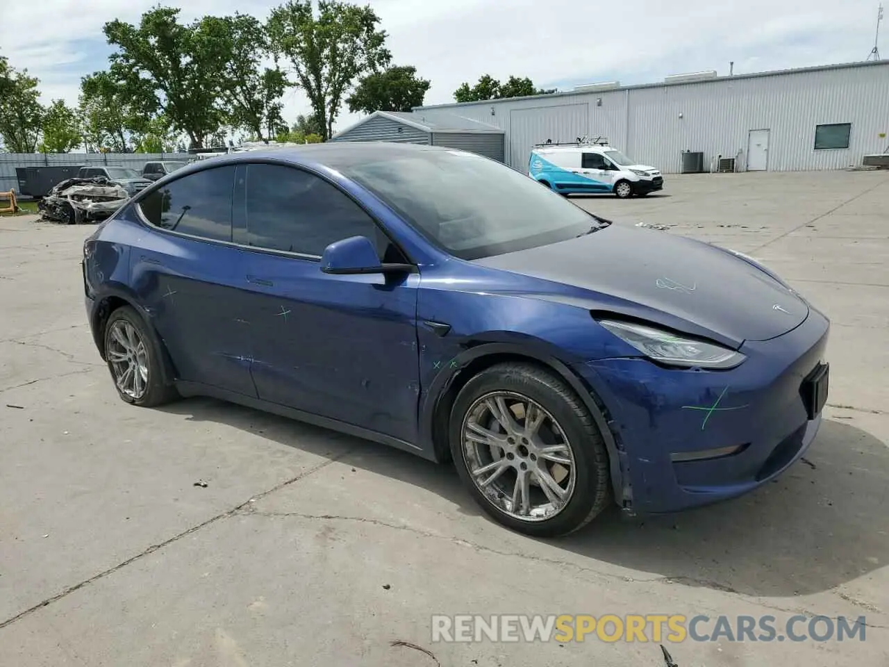4 Photograph of a damaged car 5YJYGDEE3MF094165 TESLA MODEL Y 2021