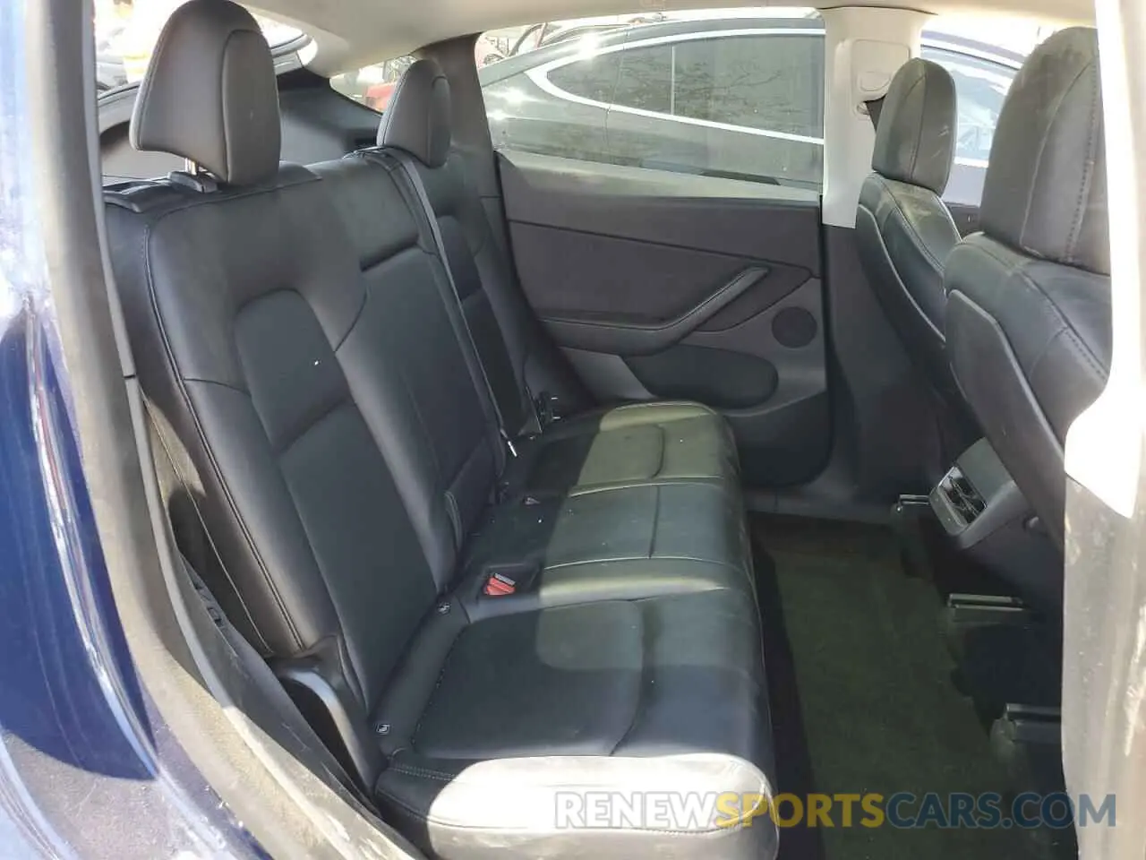 11 Photograph of a damaged car 5YJYGDEE3MF094506 TESLA MODEL Y 2021