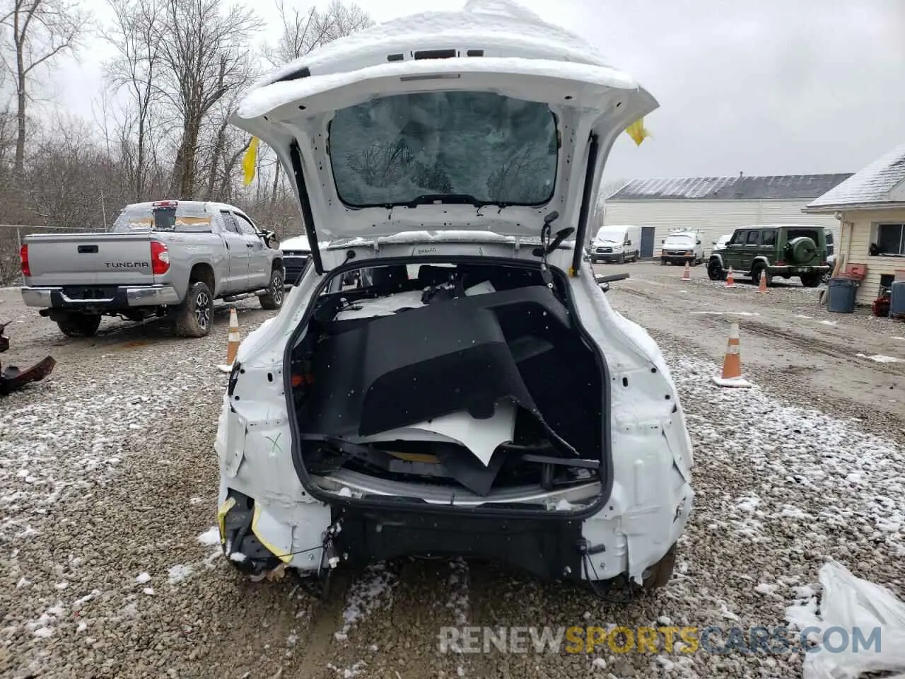 6 Photograph of a damaged car 5YJYGDEE3MF106279 TESLA MODEL Y 2021