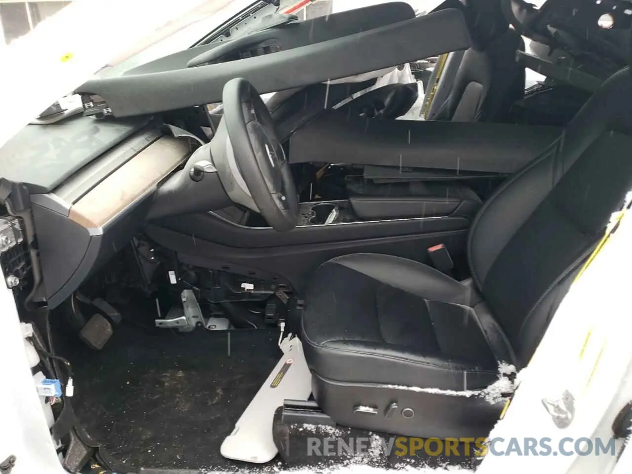 7 Photograph of a damaged car 5YJYGDEE3MF106279 TESLA MODEL Y 2021