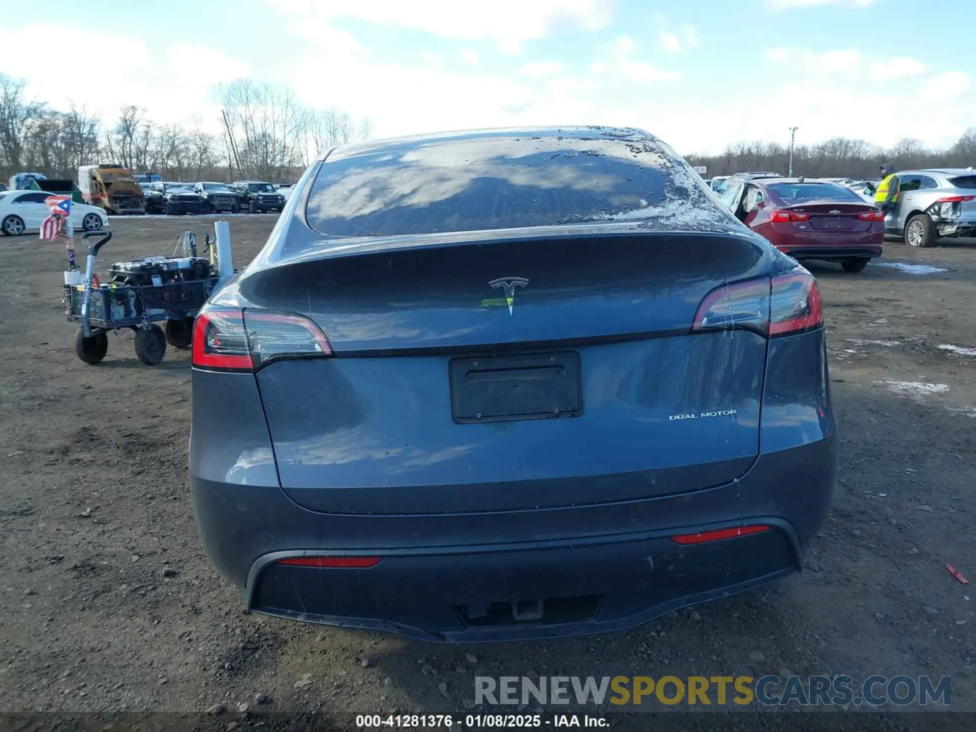 16 Photograph of a damaged car 5YJYGDEE3MF122966 TESLA MODEL Y 2021