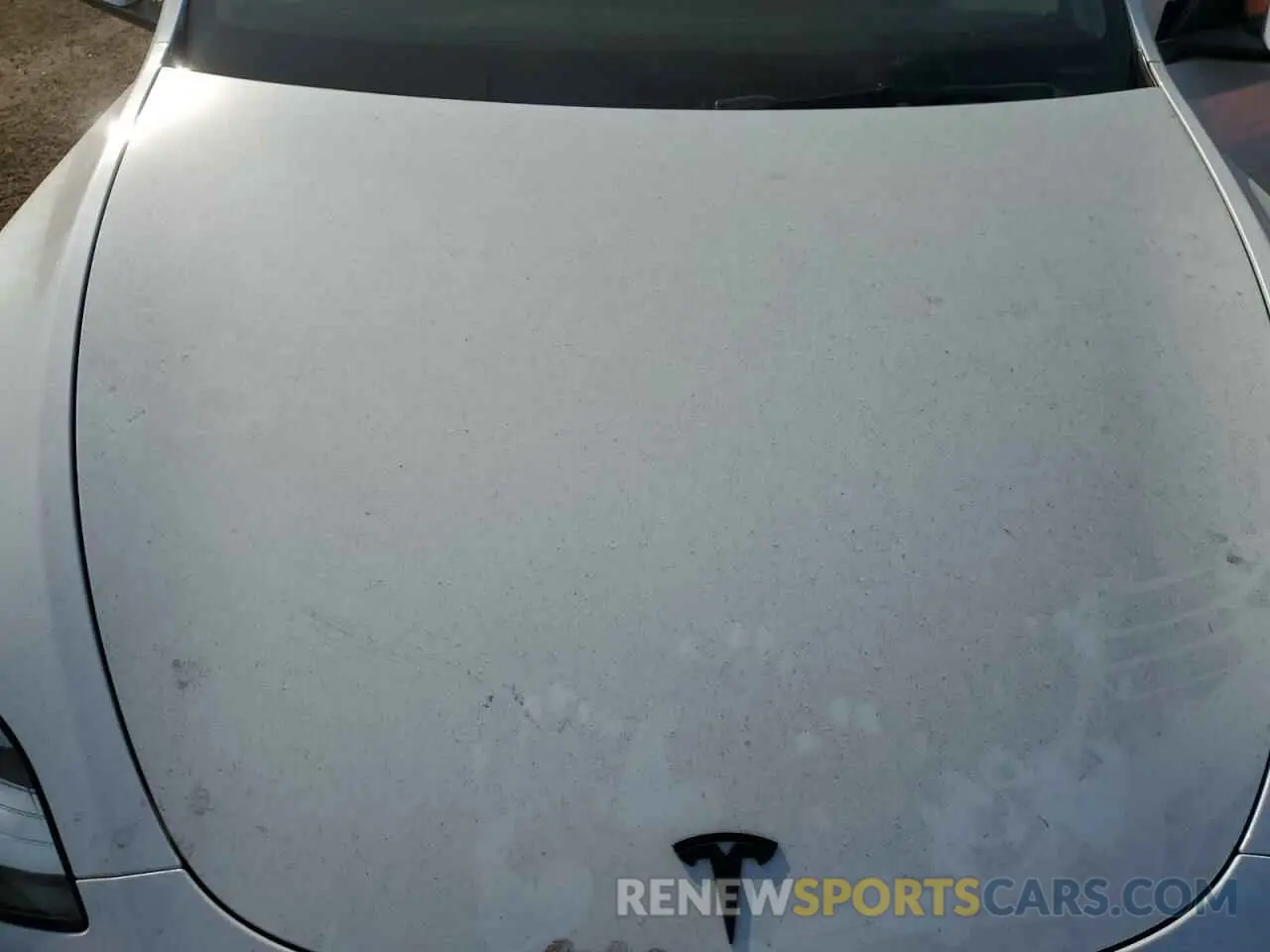 11 Photograph of a damaged car 5YJYGDEE3MF138956 TESLA MODEL Y 2021
