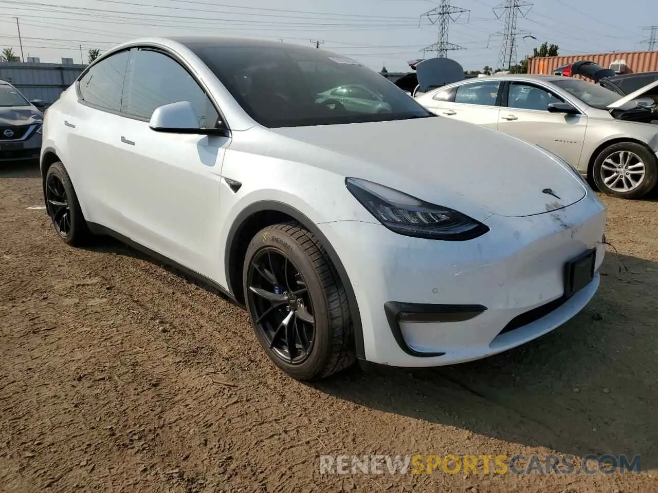 4 Photograph of a damaged car 5YJYGDEE3MF138956 TESLA MODEL Y 2021