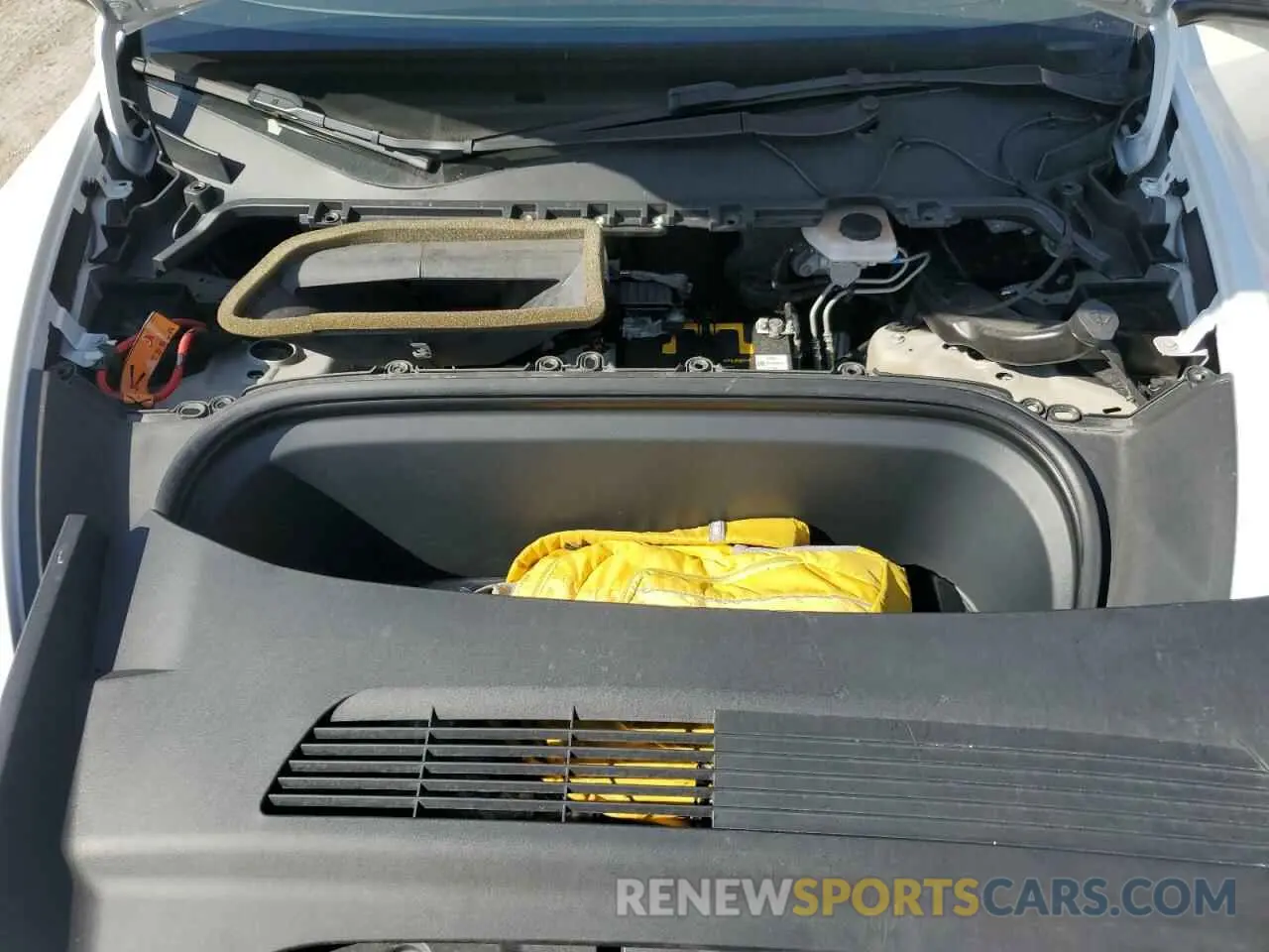 11 Photograph of a damaged car 5YJYGDEE3MF142070 TESLA MODEL Y 2021