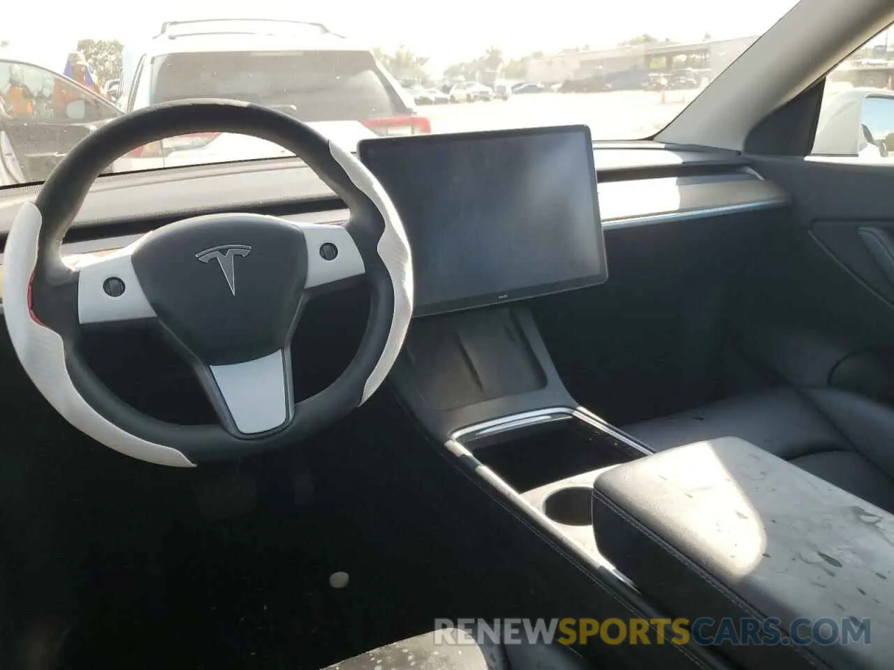9 Photograph of a damaged car 5YJYGDEE3MF142070 TESLA MODEL Y 2021