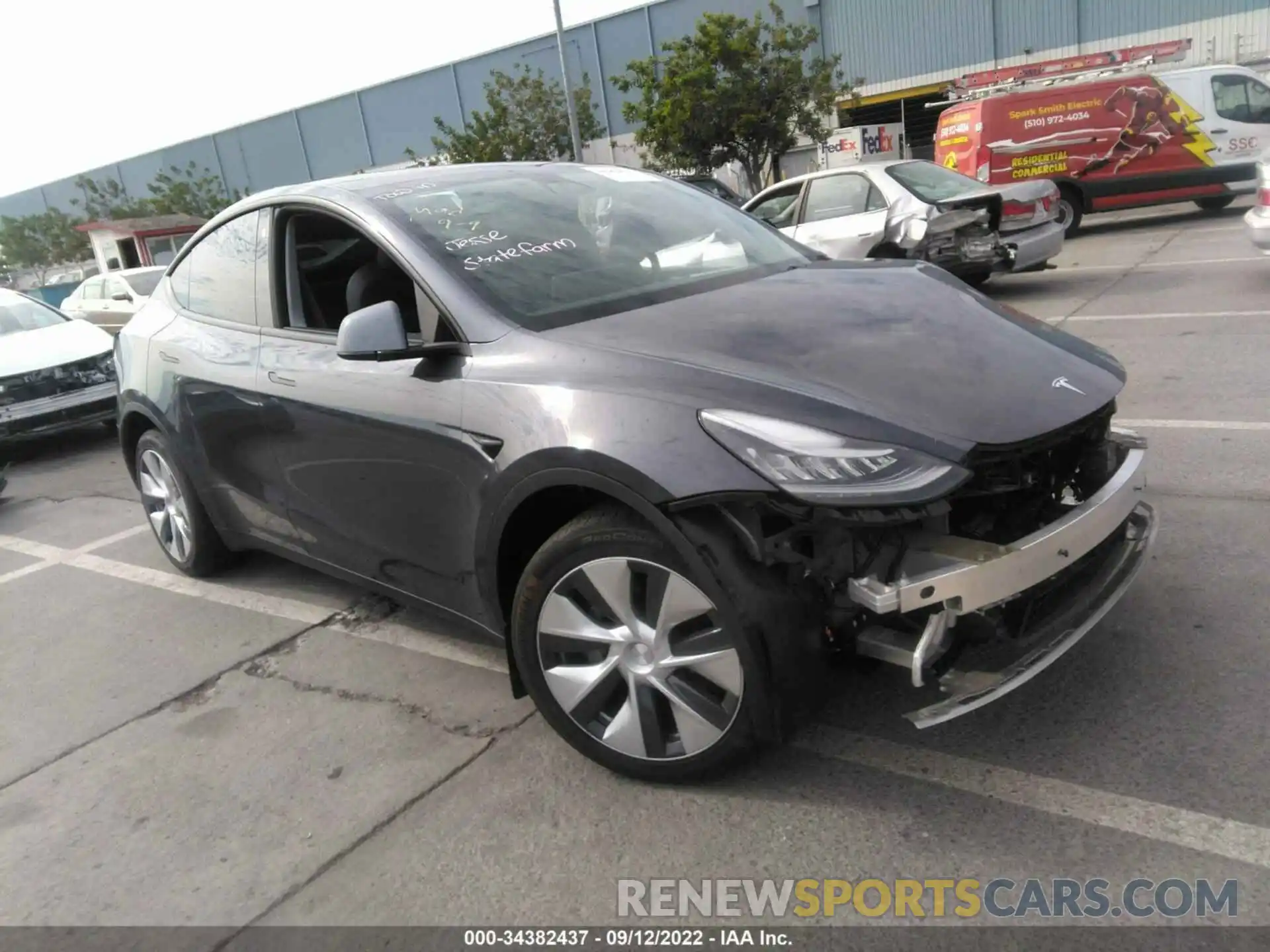 1 Photograph of a damaged car 5YJYGDEE3MF146328 TESLA MODEL Y 2021