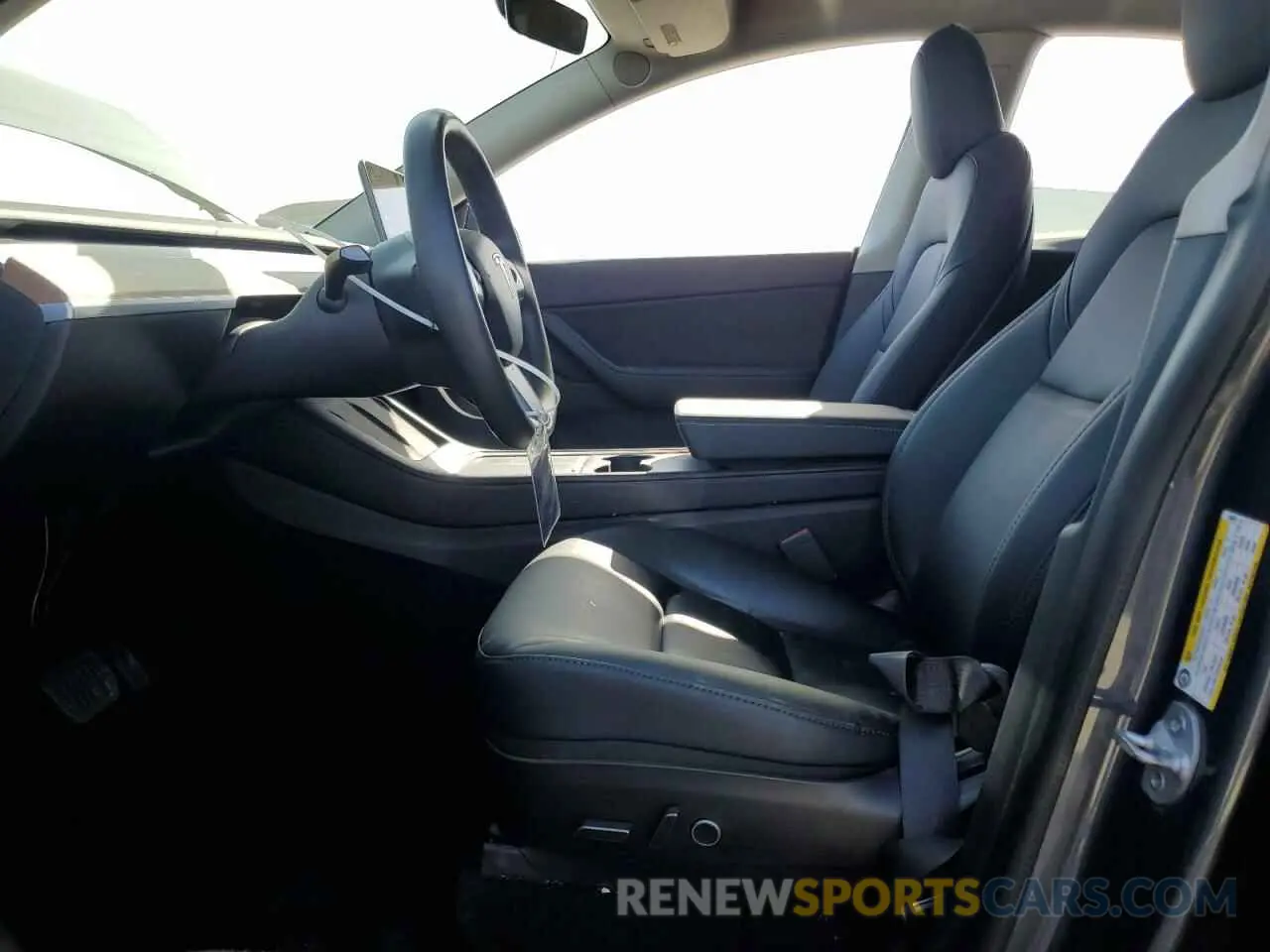 7 Photograph of a damaged car 5YJYGDEE3MF148581 TESLA MODEL Y 2021