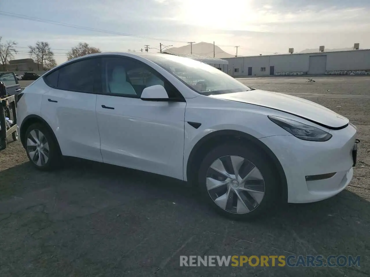 4 Photograph of a damaged car 5YJYGDEE3MF151688 TESLA MODEL Y 2021
