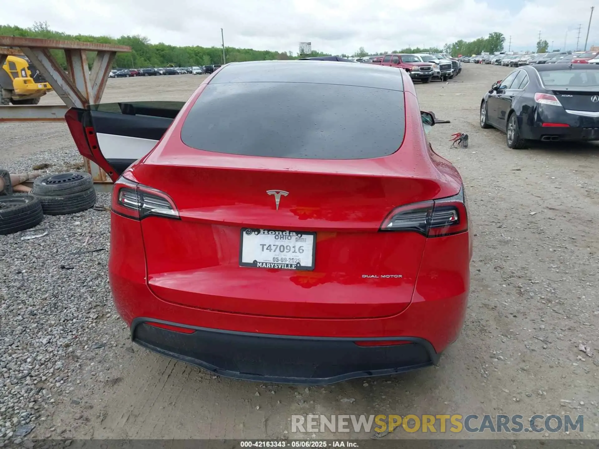 17 Photograph of a damaged car 5YJYGDEE3MF173321 TESLA MODEL Y 2021