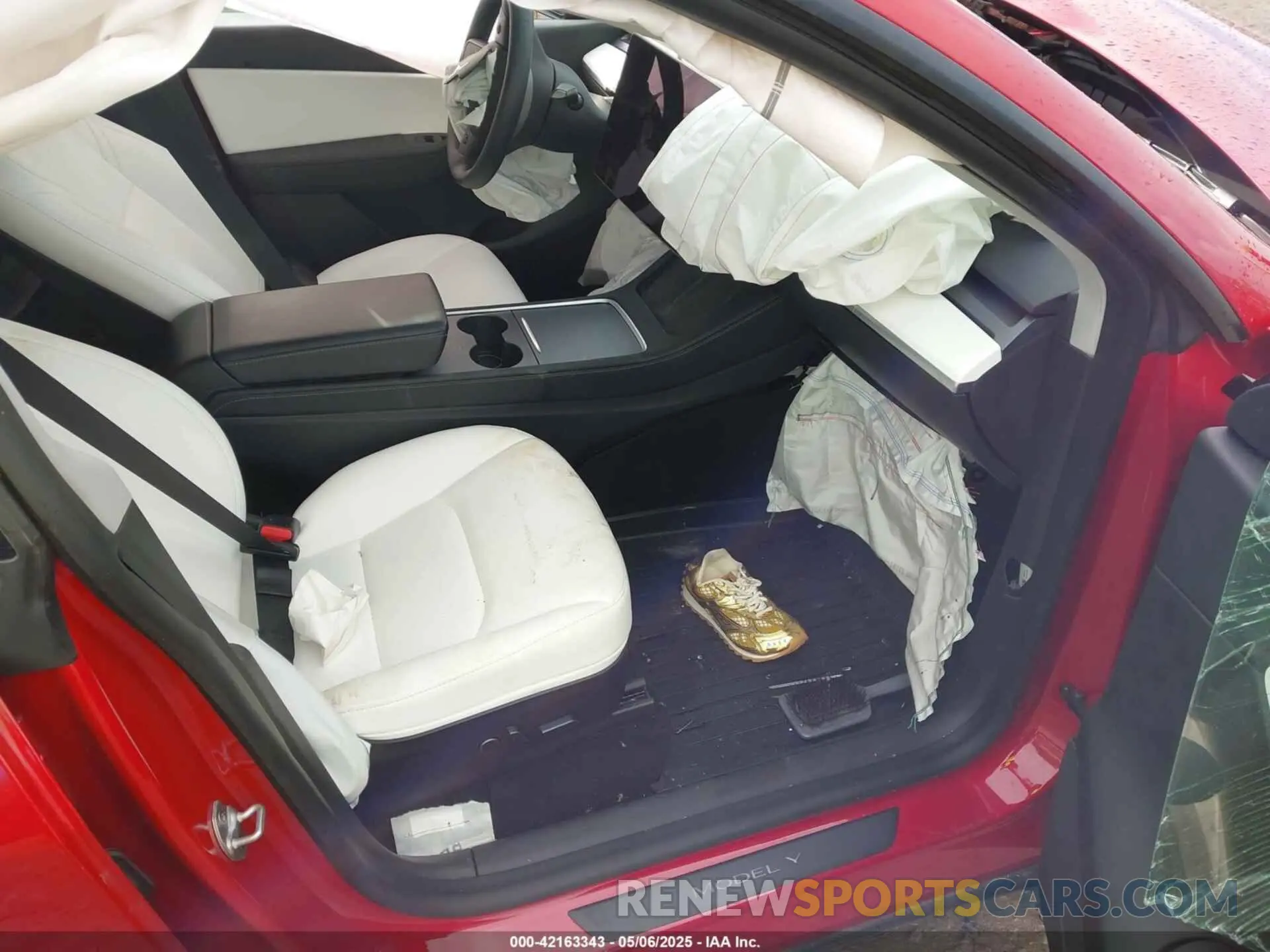 5 Photograph of a damaged car 5YJYGDEE3MF173321 TESLA MODEL Y 2021