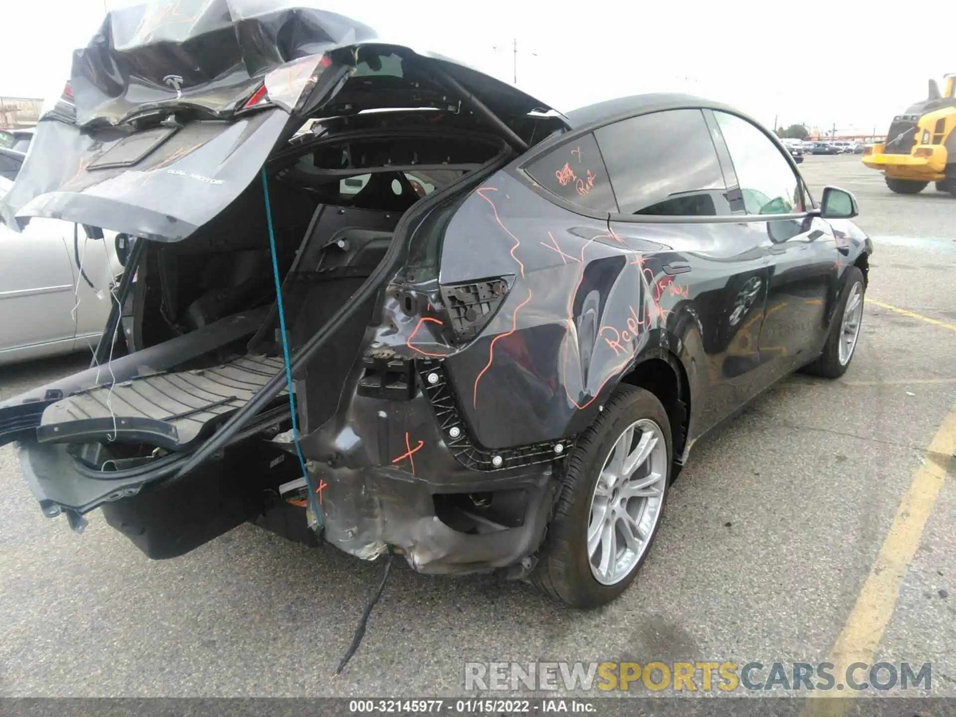 4 Photograph of a damaged car 5YJYGDEE3MF182116 TESLA MODEL Y 2021