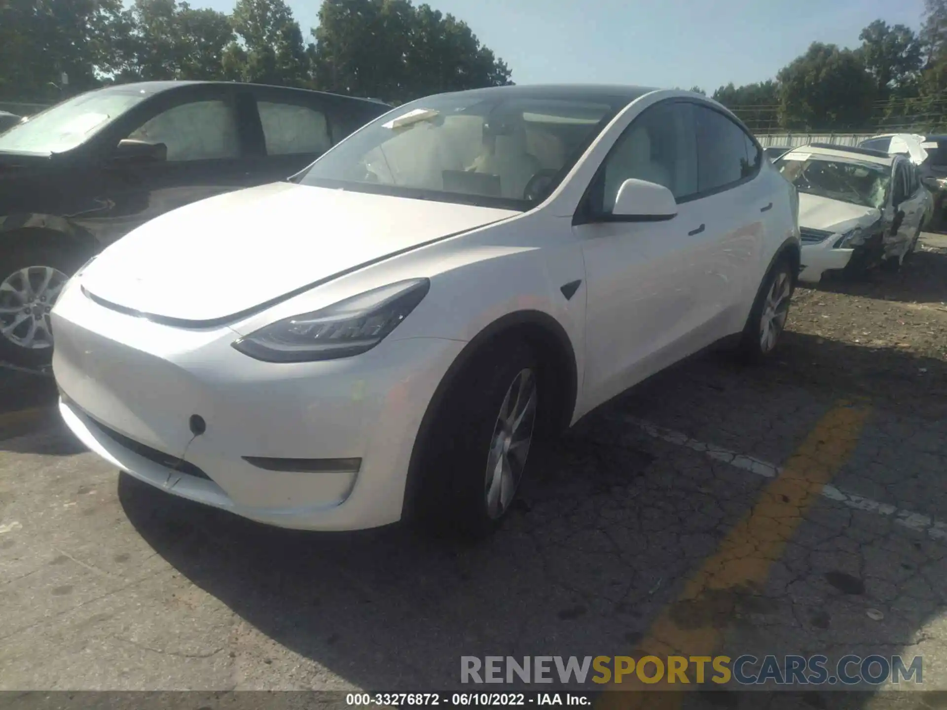 2 Photograph of a damaged car 5YJYGDEE3MF186862 TESLA MODEL Y 2021