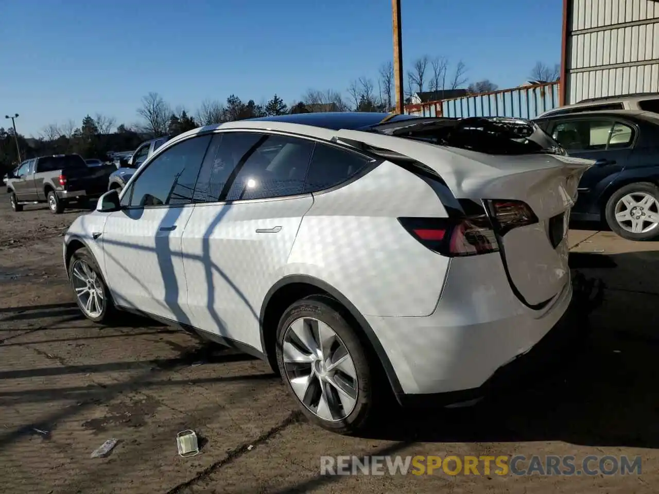 2 Photograph of a damaged car 5YJYGDEE3MF195433 TESLA MODEL Y 2021