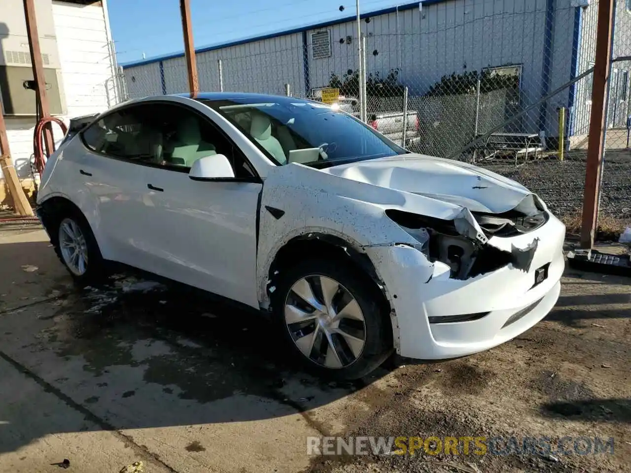 4 Photograph of a damaged car 5YJYGDEE3MF195433 TESLA MODEL Y 2021