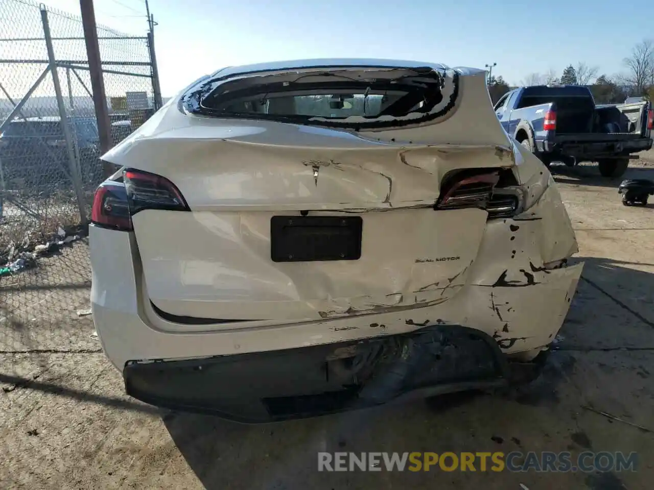 6 Photograph of a damaged car 5YJYGDEE3MF195433 TESLA MODEL Y 2021